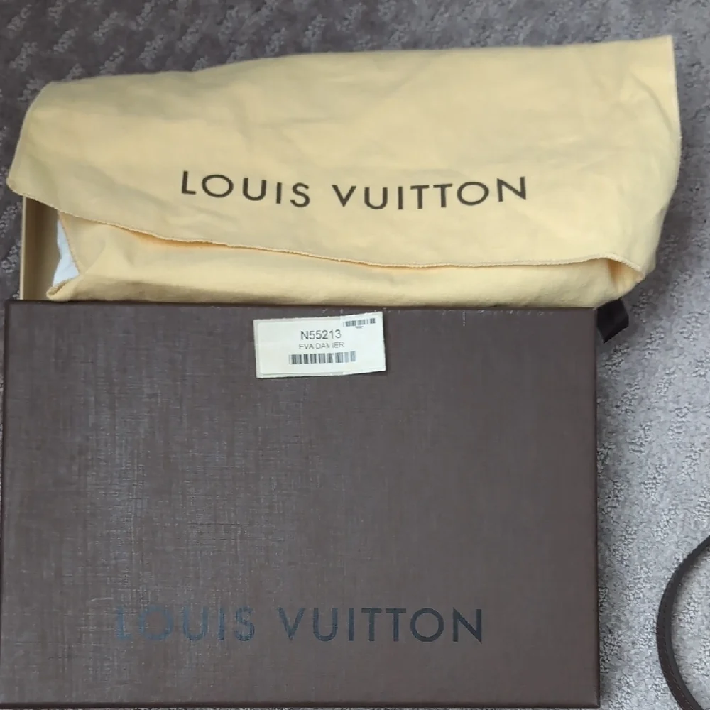 Louis Vuitton Brown Checkered Clutch with Gold Chain - Picture 13 of 16